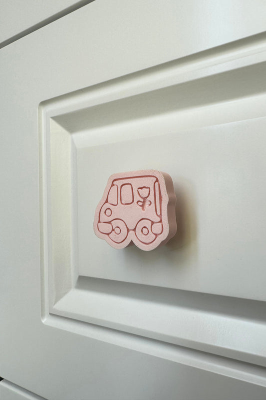 Pembe Araba Dolap Kulpu - Çocuk Odalarınıza, Mutfak Ve Banyo Dolaplarınıza Mobilya Kulpu