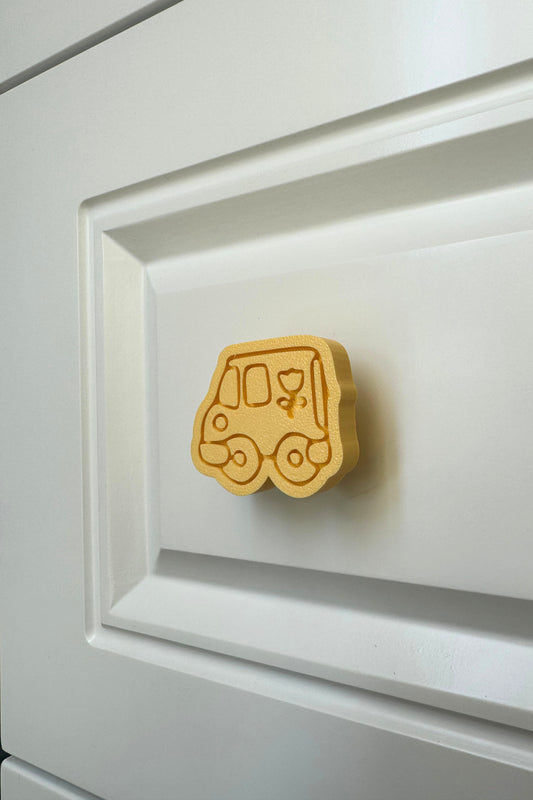 Sarı Araba Dolap Kulpu - Çocuk Odalarına, Mutfak ve Banyo Dolaplarına Enerji ve Canlılık Katın