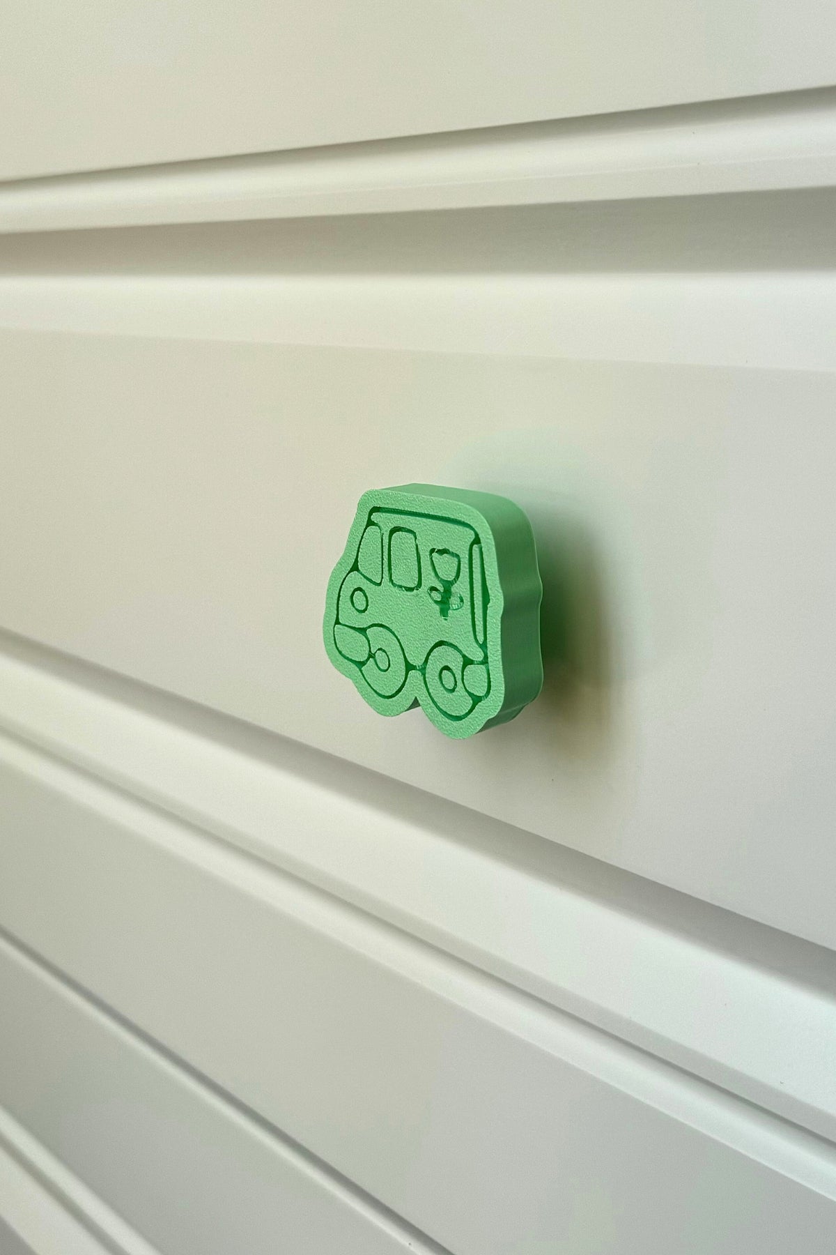 Yeşil Araba Dolap Kulpu - Çocuk Odalarınıza, Mutfak ve Banyo Dolaplarınıza Mobilya Kulpu