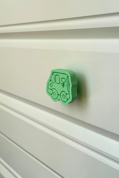 Yeşil Araba Dolap Kulpu - Çocuk Odalarınıza, Mutfak ve Banyo Dolaplarınıza Mobilya Kulpu