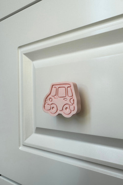 Pembe Araba Dolap Kulpu - Çocuk, Mutfak ve Banyo Dolapları İçin Modern ve Şık Tasarım