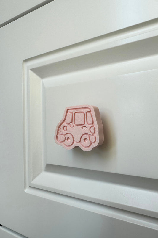 Pembe Araba Dolap Kulpu - Çocuk, Mutfak ve Banyo Dolapları İçin Modern ve Şık Tasarım