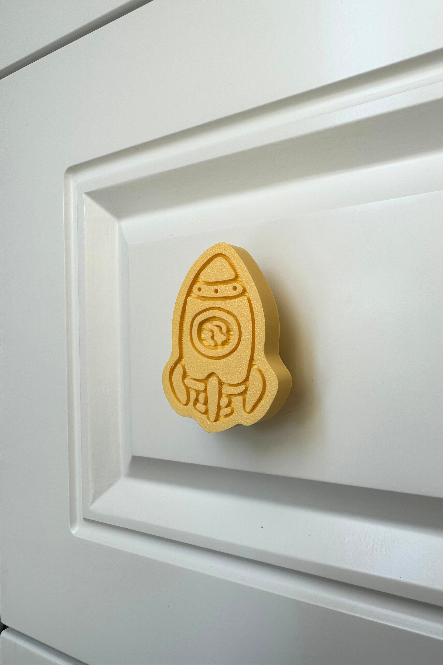 Sarı Roket Dolap Kulpu - Çocuk Odaları, Mutfak ve Banyo Dolapları İçin Dayanıklı ve Eğlenceli Kulp