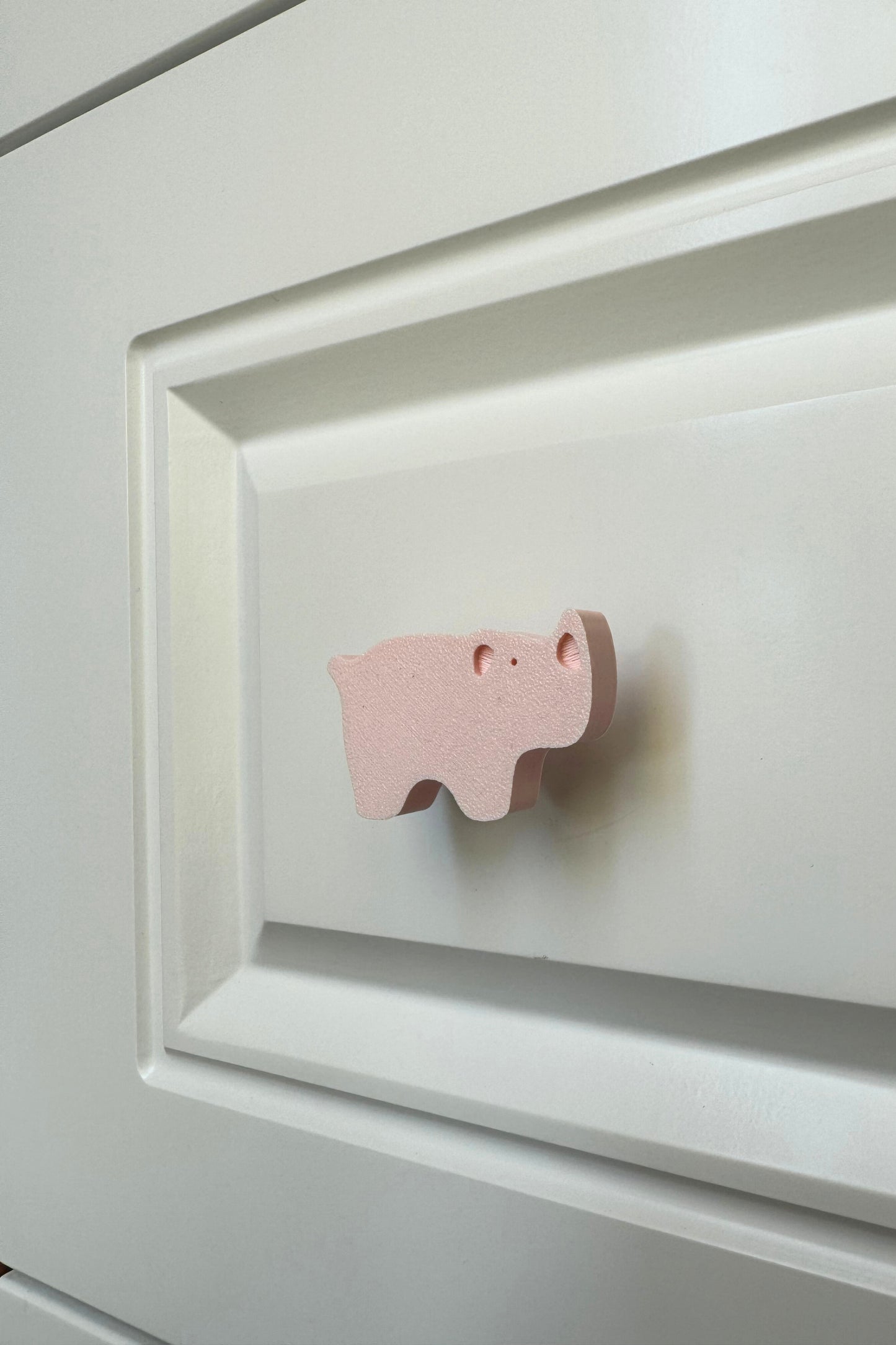 Pembe Gergedan Dolap Kulpu - Çocuk Odası, Mutfak ve Banyo İçin Sevimli Mobilya Kulp