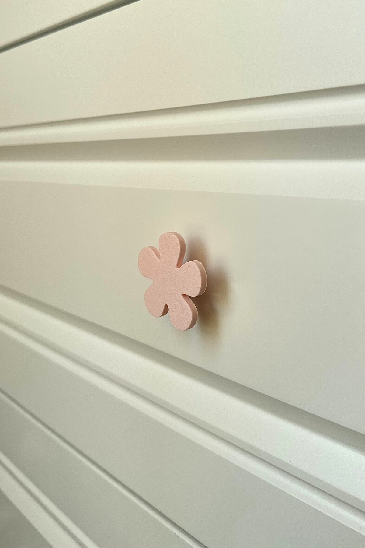 Pembe Yonca Dolap Kulpu -Çocuk Odası, Mutfak ve Banyo İçin Modern, Şık ve Dayanıklı Mobilya Kulp