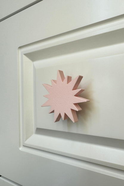 Pembe Güneş Dolap Kulpu - Çocuk Odası, Mutfak ve Banyo İçin Eğlenceli ve Dayanıklı Mobilya Kulp