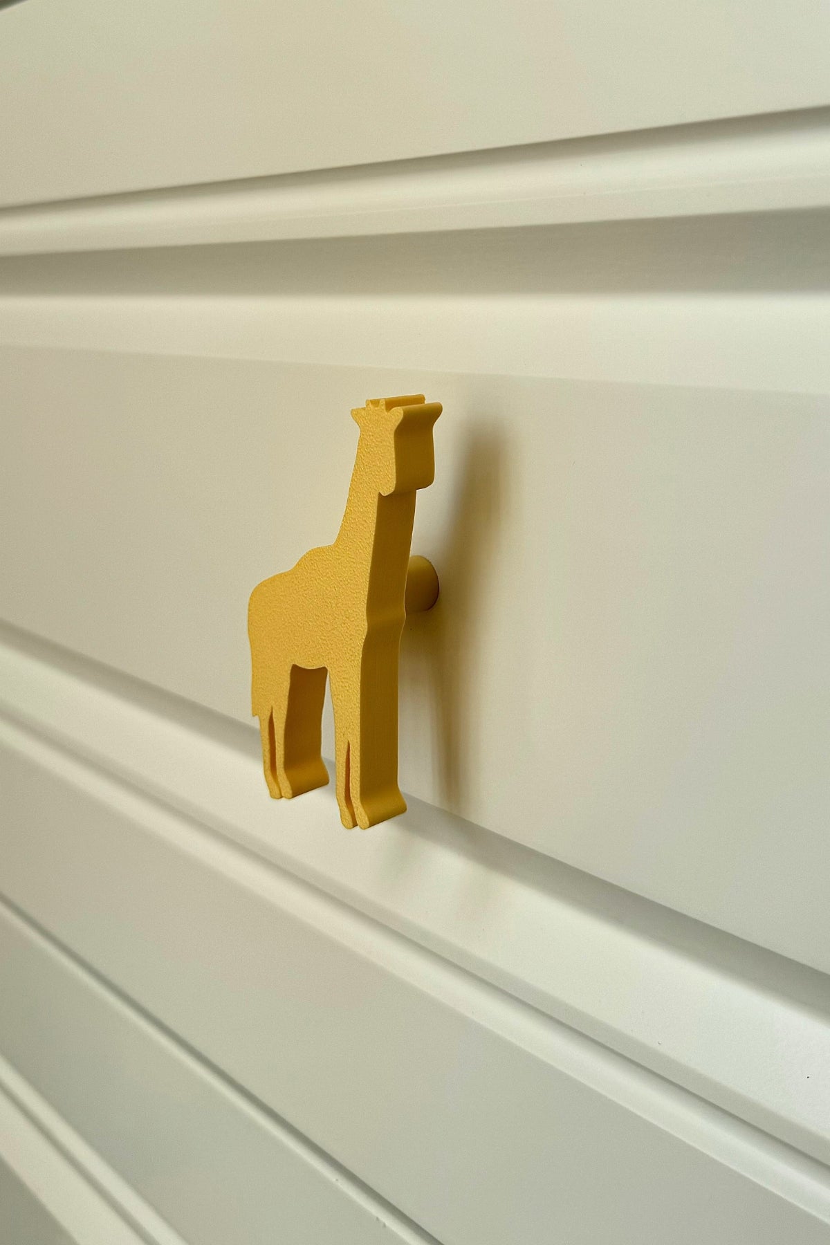 Sarı Zürafa Dolap Kulpu - Çocuk Odası, Mutfak ve Banyo İçin Modern, Şık ve Dayanıklı Mobilya Kulp