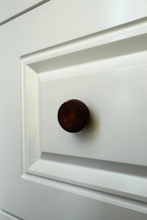 Minimalist Kulpu – Zarif ve Modern Tasarım Mobilya Kulpu