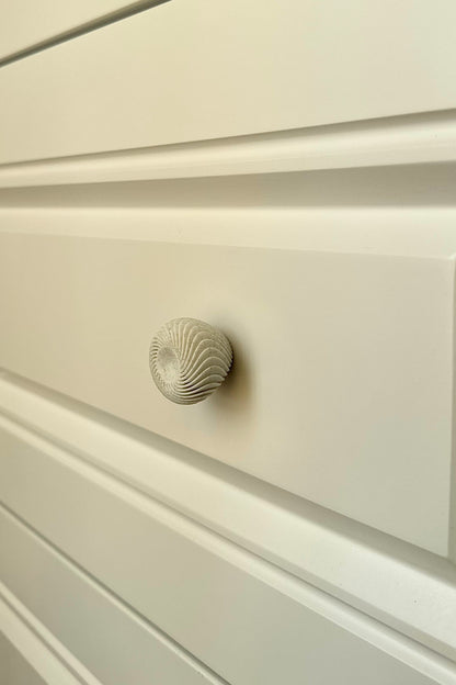 Elara Minimalist Kulpu – Zarif ve Modern Tasarım Mobilya Kulpu