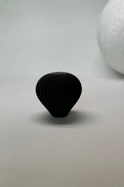 Siyah İnci Zarif Dolap Kulpu – Minimalist ve Modern Tasarım Mobilya Kulpu