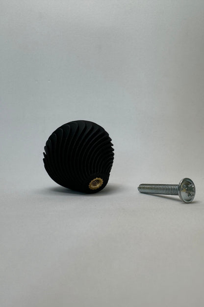 Siyah İnci Zarif Dolap Kulpu – Minimalist ve Modern Tasarım Mobilya Kulpu