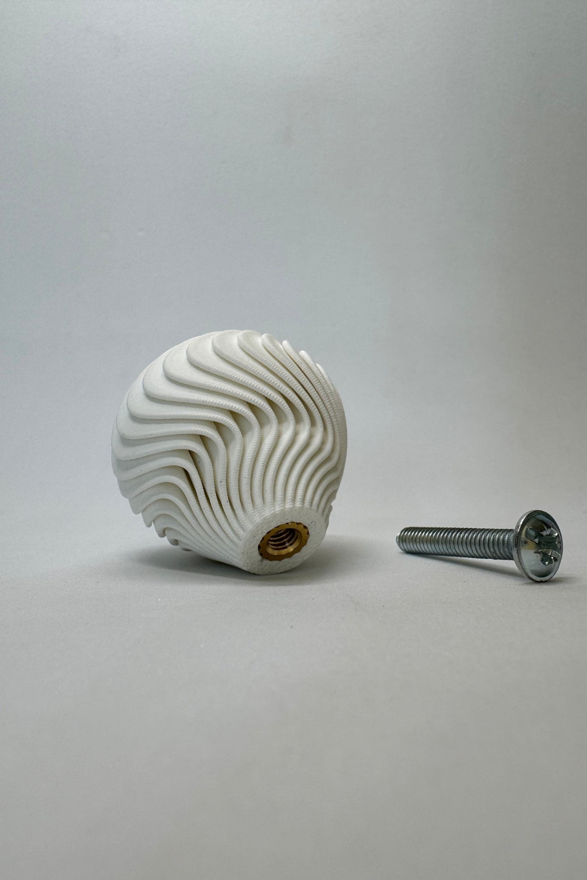 Beyaz İnci Şık Dolap Kulpu – Zarif ve Modern Tasarım Mobilya Kulpu