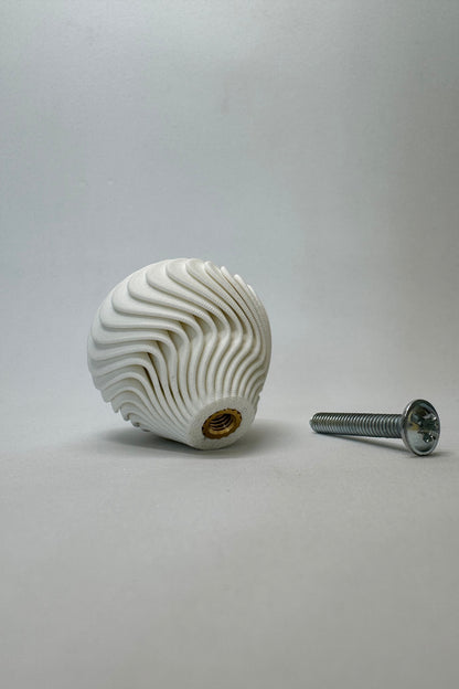 Beyaz İnci Şık Dolap Kulpu – Zarif ve Modern Tasarım Mobilya Kulpu