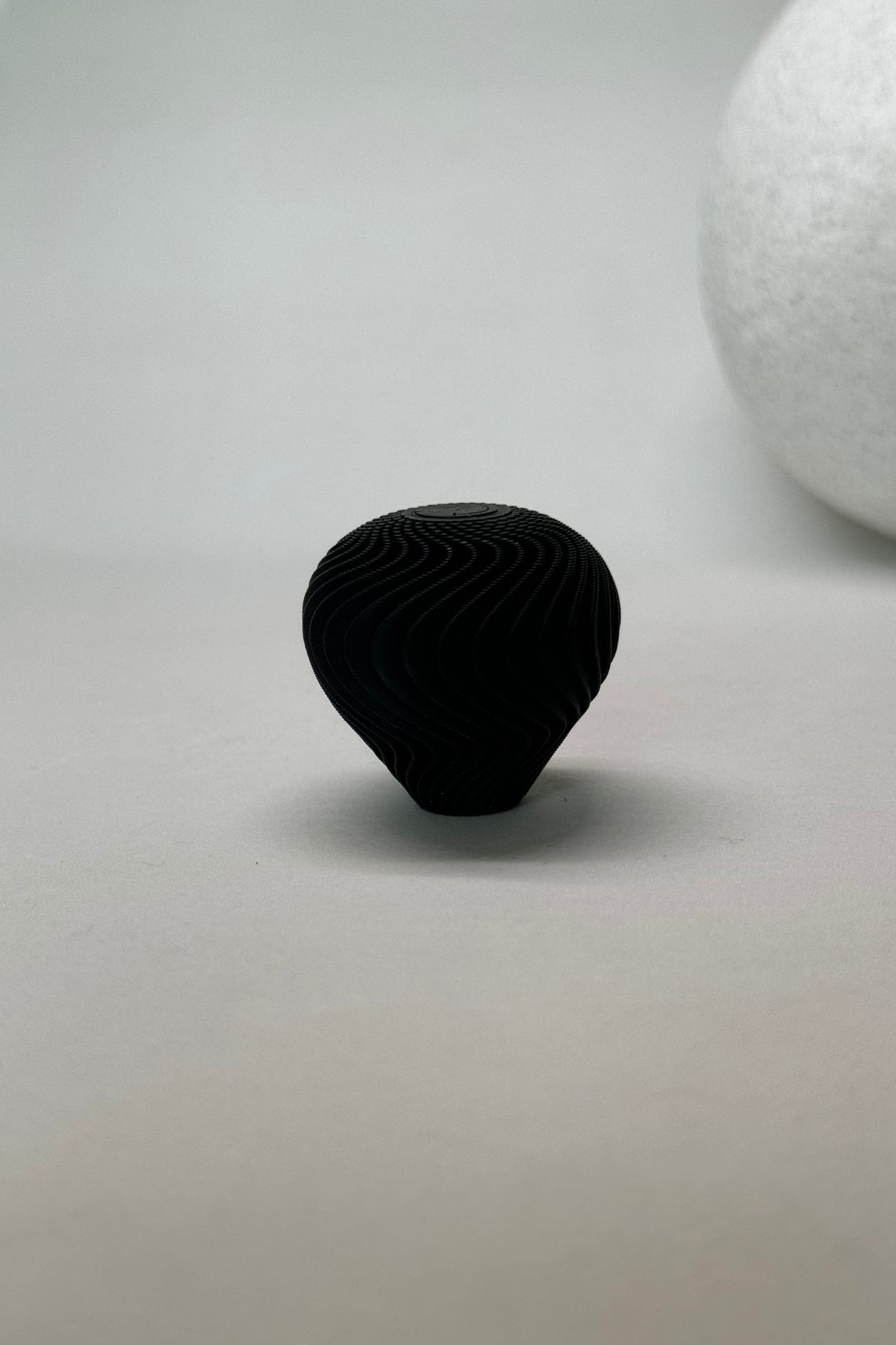 Siyah İnci Şık Dolap Kulpu – Minimalist ve Modern Tasarım Mobilya Kulpu